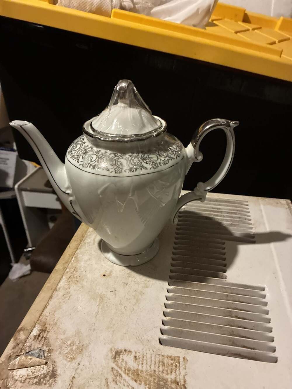 Winterling Bavaria WIG26 Porcelain Teapot with Platinum Rose Trim